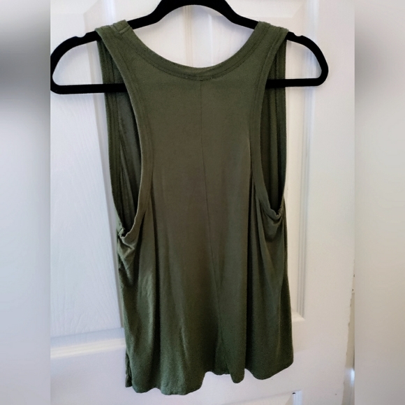 💮TOBI | MUSCLE TANK| OLIVE GREEN | PLUNGING-DEEP V - Picture 4 of 4